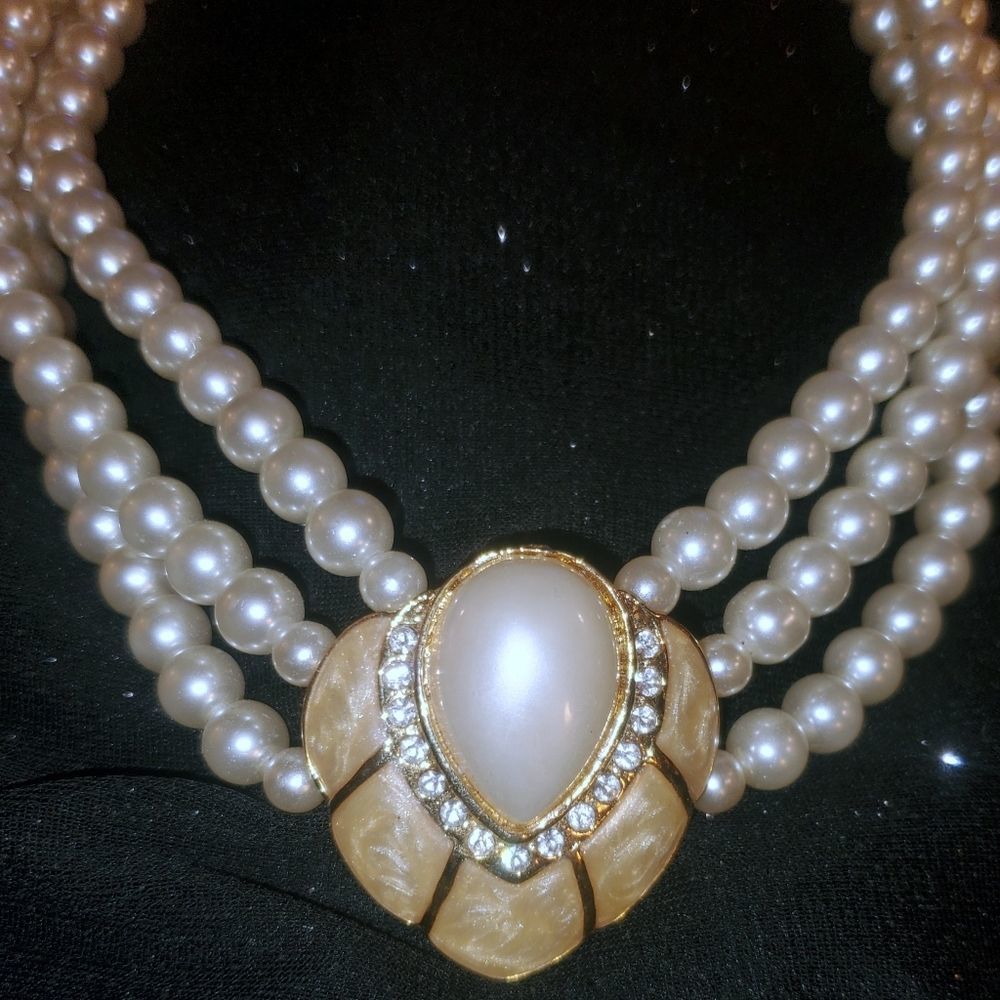 3 Strand Faux Pearl Large Enamel Pendant Necklace